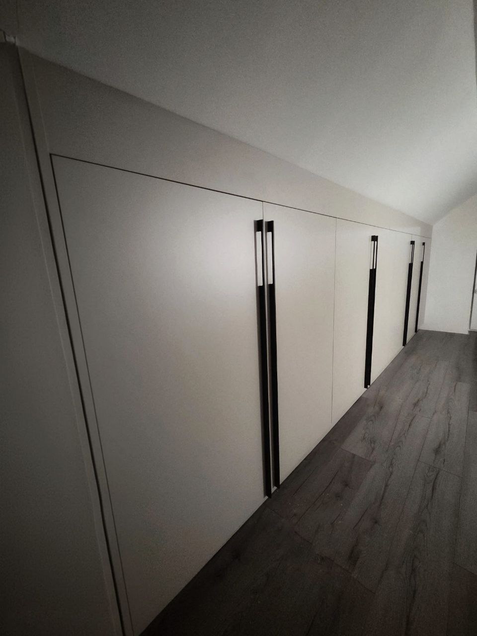 Iebūvējamais skapis, kas maina visu interjeru – lūk, kāpēc